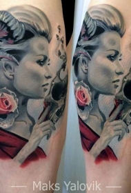 现实主义风格的彩色妇女与玫瑰纹身图案
