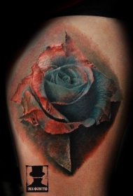 腿部彩色现实主义风格华丽的玫瑰纹身图案