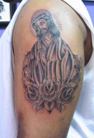 肩部漂亮的耶稣和玫瑰纹身图片