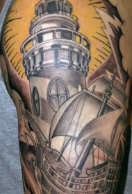 肩部彩色尼斯灯塔和船舶纹身图片