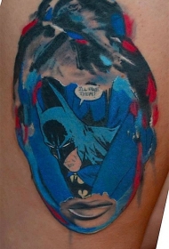 腿部彩色蝙蝠侠主题纹身图案