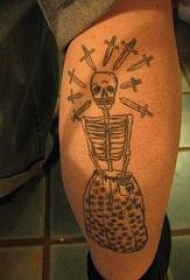 腿部简约西装的骷髅架纹身图案