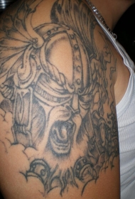 肩部维京战士纹身图片