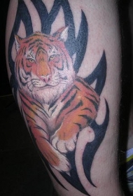 腿部彩色老虎纹身图案