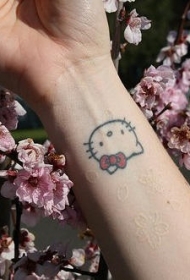 凯蒂猫手腕纹身
