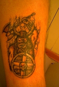 手臂愤怒的维京战士纹身图案