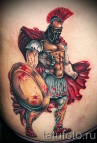 彩色血腥战士与盾牌纹身图案