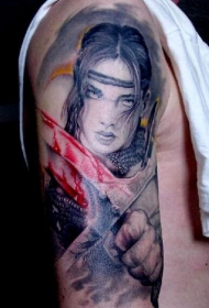 手臂彩色女子战士纹身图片