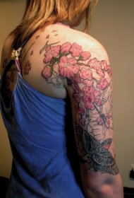 手臂樱花和鸟袖纹身图案