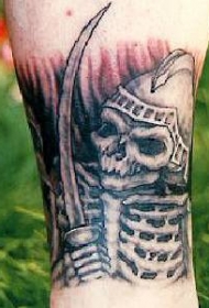 腿部彩色骷髅战士剑纹身图案