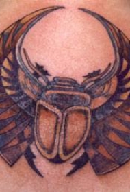背部甲虫彩色纹身图案