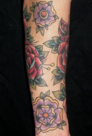 花臂彩色彩花朵纹身图案
