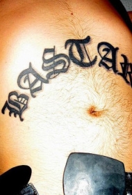 腹部黑色花体字母纹身图片