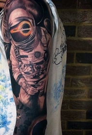 花臂照片彩色宇航员纹身图案