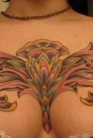 女性胸部看的图腾纹身图案