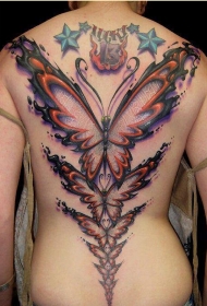 欧美女背部创意蝴蝶五角星纹身图案