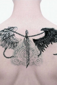 后背好看的翅膀纹身图案