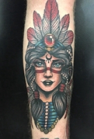 手臂上彩色的人物肖像纹身印第安人纹身图片