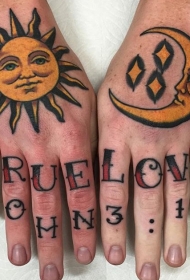 手背黄色的太阳和月亮字母纹身图案