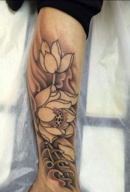 小腿上的莲花纹身图案