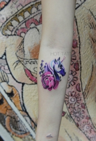 手臂独角兽玫瑰彩绘纹身图案