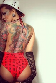 女生满背花臂彩绘纹身图案