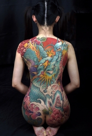女生满背神龙牡丹花彩绘纹身图案
