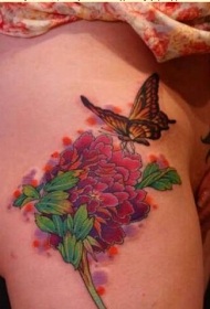 美女腿部好看的牡丹花蝴蝶纹身图案