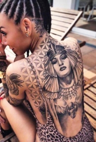 女生满背女神肖像纹身图案