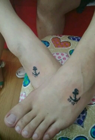 情侣脚背数字和船锚纹身图案