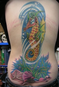 背部可爱的卡通海马纹身图案