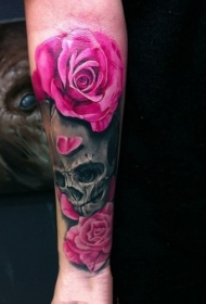 手臂美艳动人的骷髅皇后玫瑰纹身图案