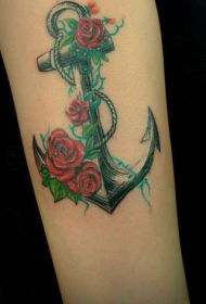 玫瑰船锚彩绘手臂纹身图案