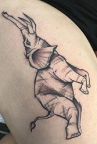 男生大腿上黑色素描点刺技巧简单线条小动物象纹身图片