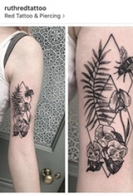 几何花朵纹身图案 女生手臂上黑色纹身几何花朵纹身图案