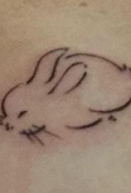 可爱的黑色简单抽象线条小动物兔子纹身图片
