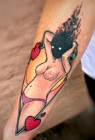 性感女郎纹身图片 男性手臂上艺术纹身彩绘性感女郎纹身图片