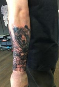 熊纹身 男生手臂上黑色的熊纹身图片