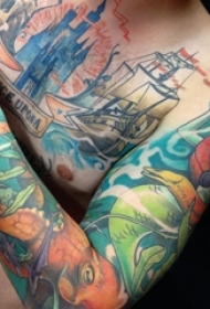 男生手臂上彩绘水彩创意个性花臂纹身图案
