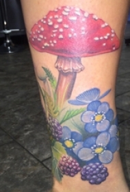女生小腿上彩绘渐变简单线条小清新植物和花朵纹身图片