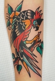男生手臂上彩绘水彩素描创意文艺小鸟纹身图片