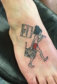 男生脚背上彩绘几何简单线条卡通人物创意纹身图片