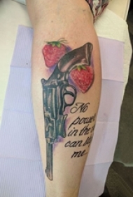 男生手臂上彩绘水彩素描霸气经典手枪纹身图片