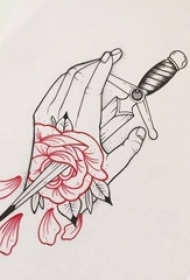 红黑线条创意手与玫瑰匕首纹身手稿