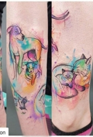 女生小腿上彩绘泼墨简单线条小动物纹身图片