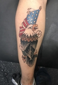 男生小腿上彩绘水彩素描创意老鹰国旗纹身图片