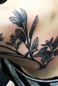 文艺花朵纹身 女生肩膀上文艺花朵纹身图片