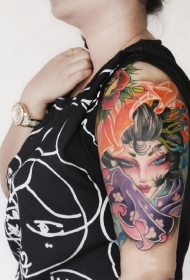 手臂如花美貌的艺妓彩绘纹身图案