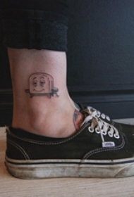 女生脚踝上黑灰点刺简单线条卡通烤箱纹身图片