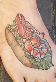 男生脚背上彩绘简单线条可口食物纹身图片